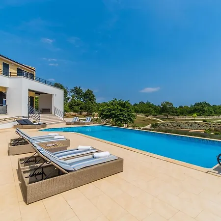 Arkaim With Private Pool Villa